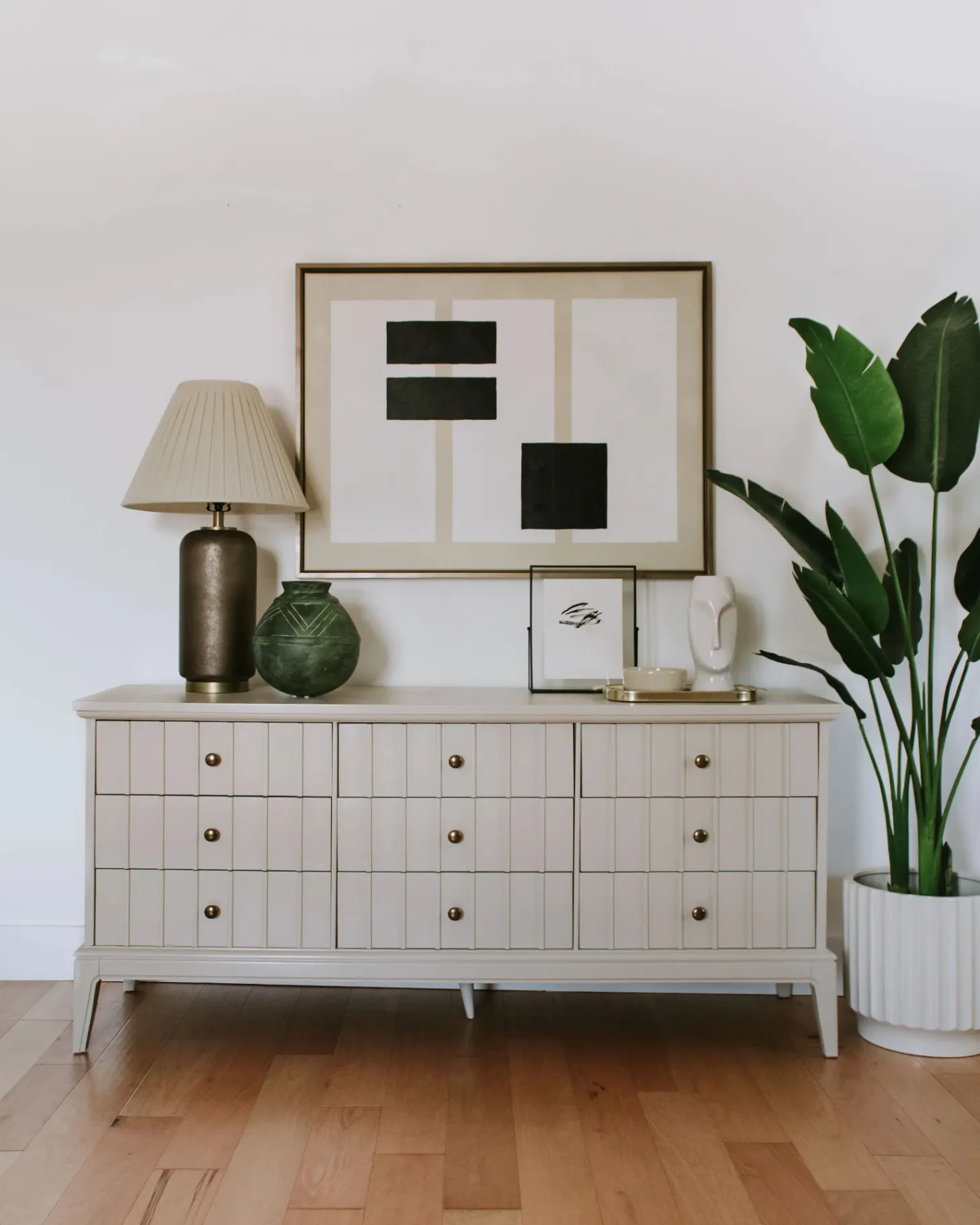 How to Refurbish Your Furniture with Painting