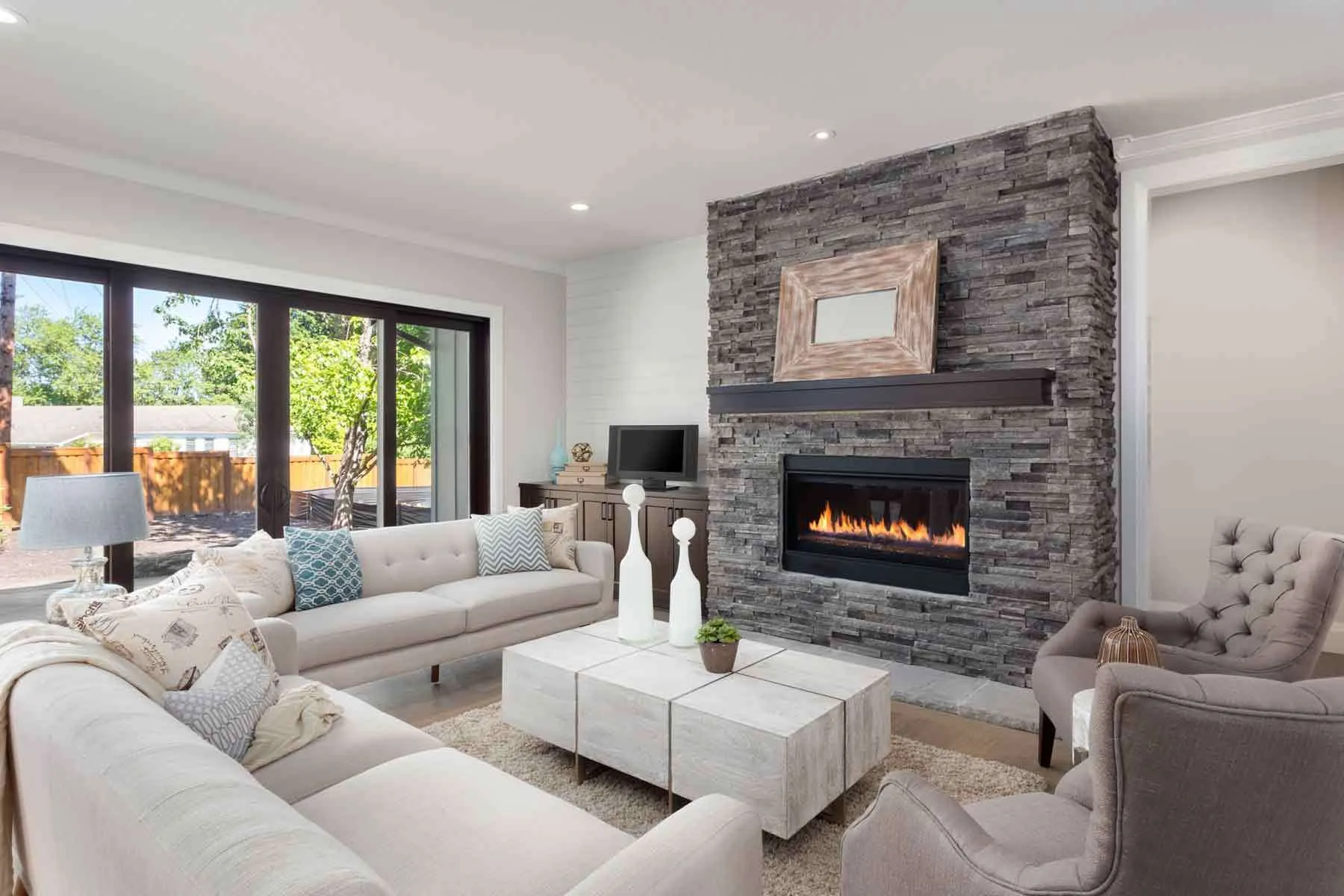 Fireplace Designs to Warm Up Your Living Room