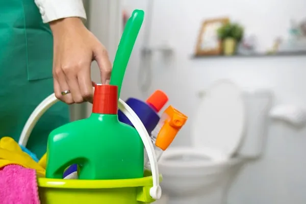 The Best Eco-Friendly Cleaning Products for Winter