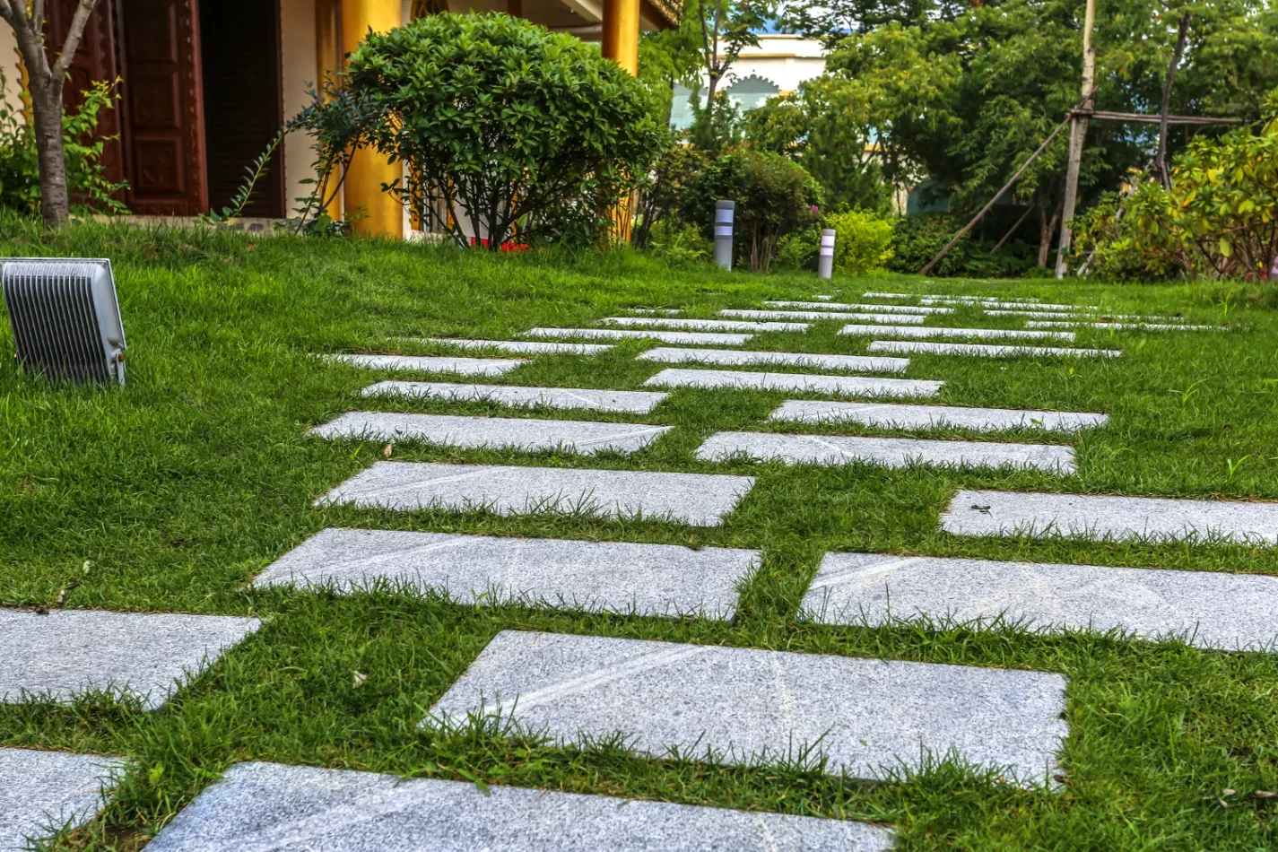 Choosing the Right Hardscape Materials