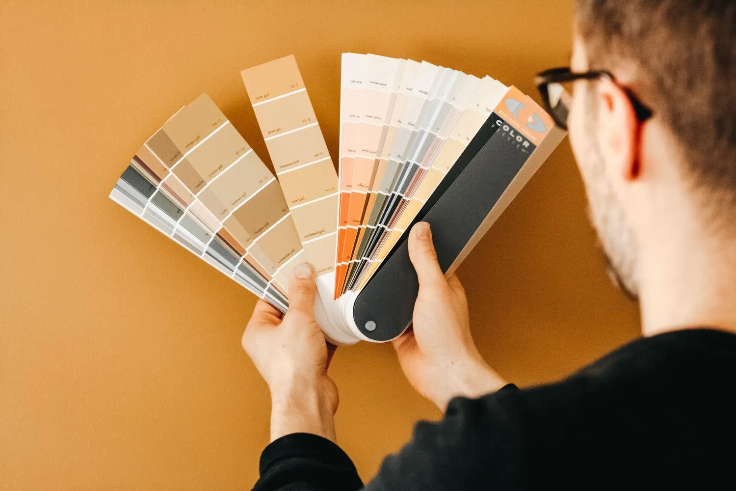 Choosing the Right Colors for Your Home This Summer