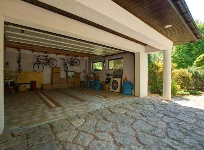 The Ultimate Guide to Decluttering Your Garage This Summer