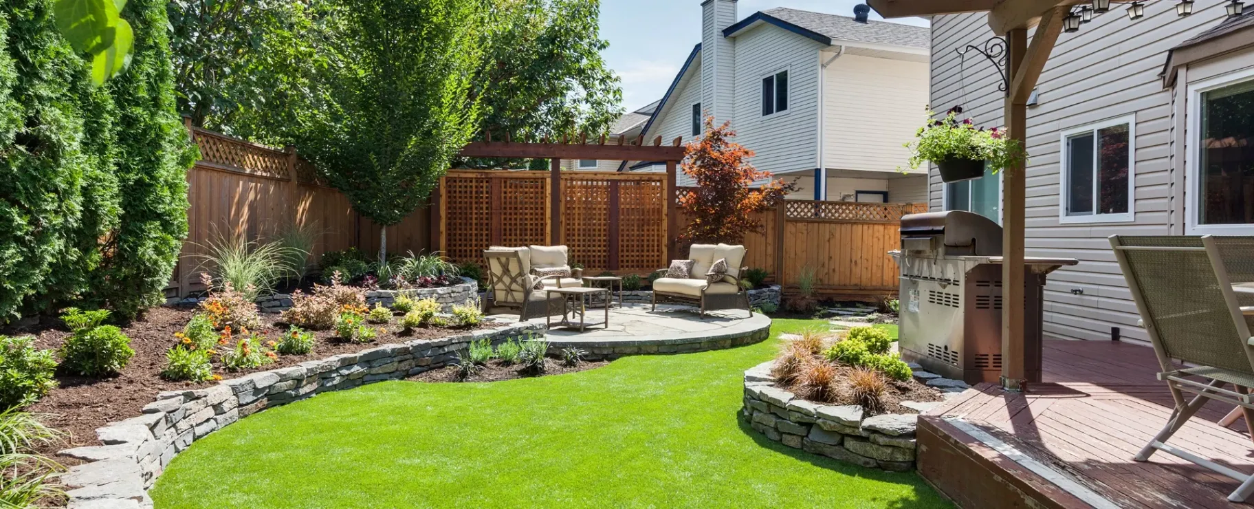 How to Trim Shrubs for Summer Growth
