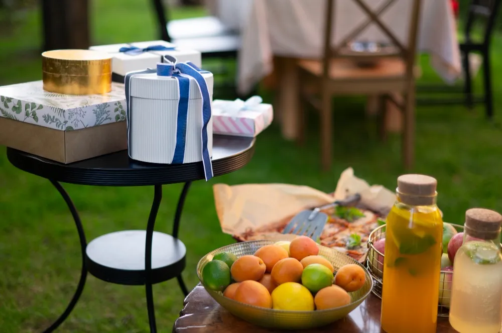 Cocktail tables rental