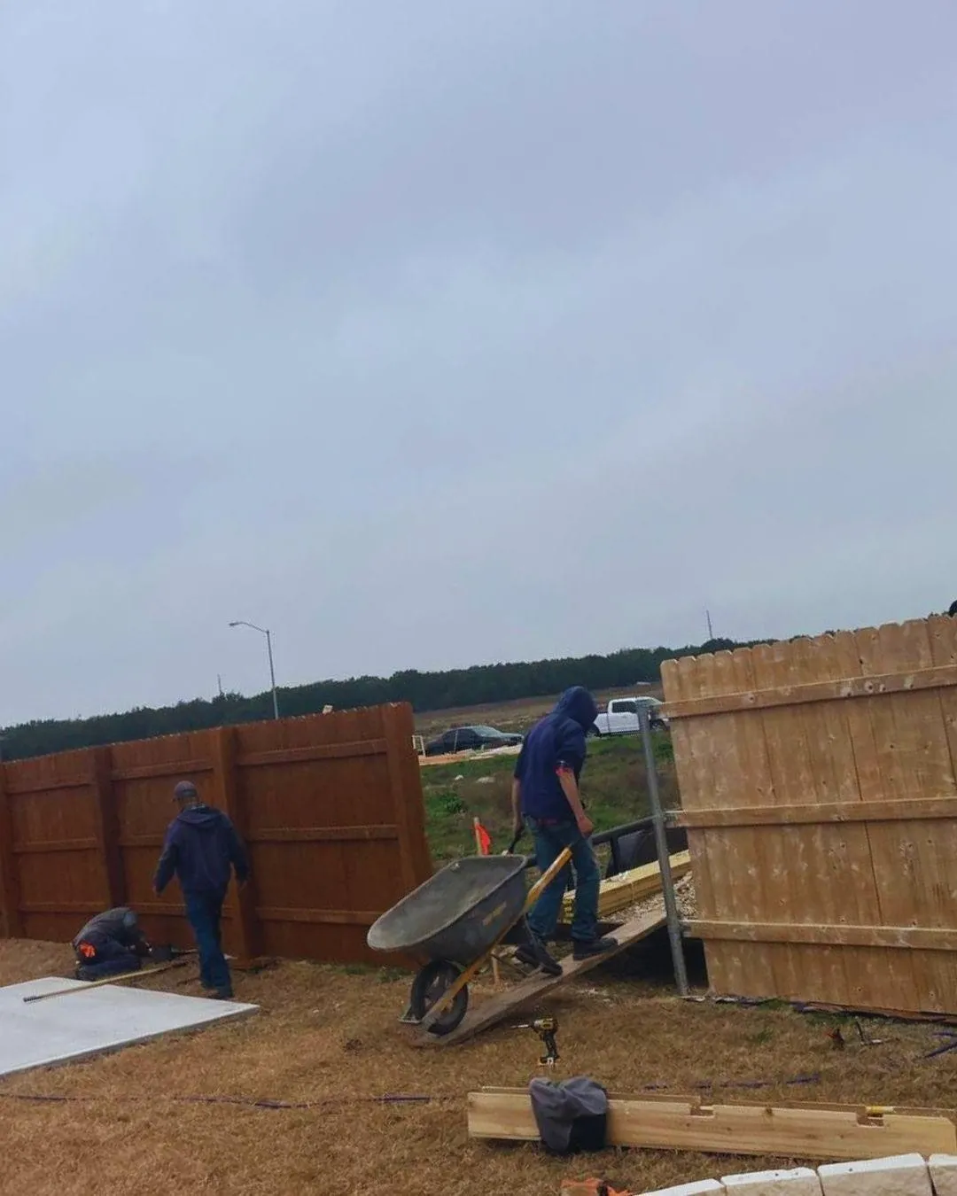 Ready for a Fence Makeover? It’s Time for Replacement!