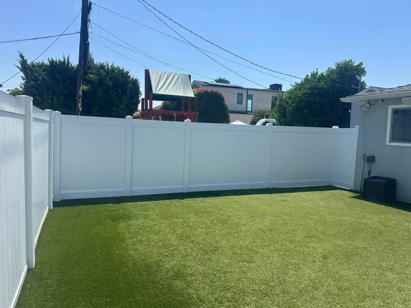 Speedy Vinyl Fence Is Who You Need for a Secure, Strong & Sleek Fence in Calabasas, CA