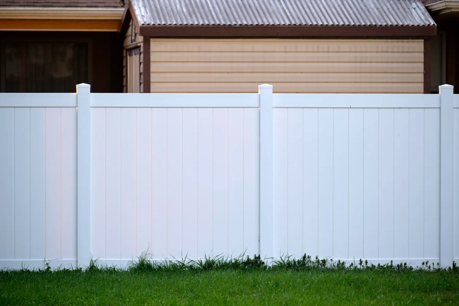 Ready to Enjoy the Timeless Appeal of a White Vinyl Fence?