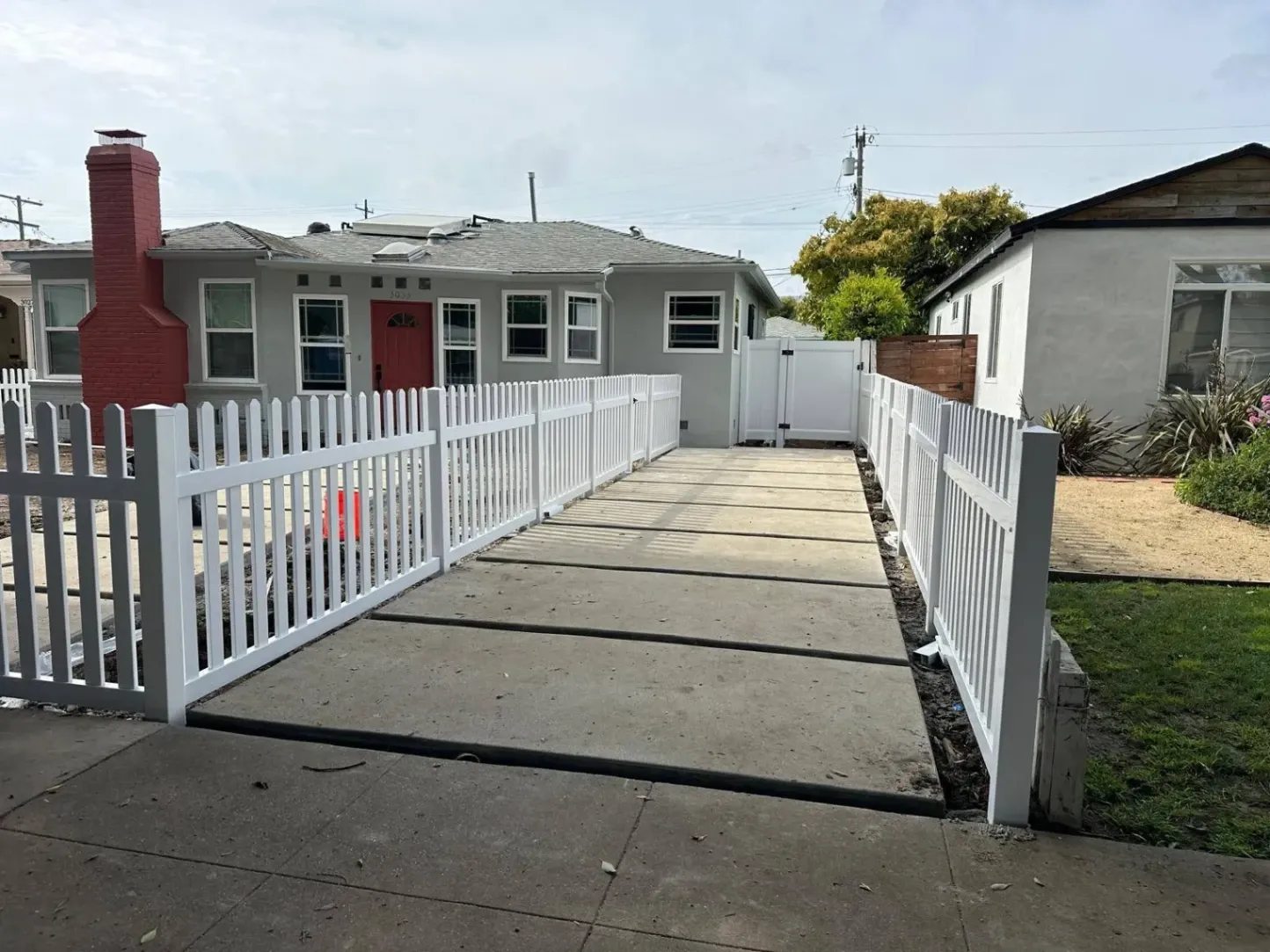 Get Our Fast & Affordable Residential Fence Services!