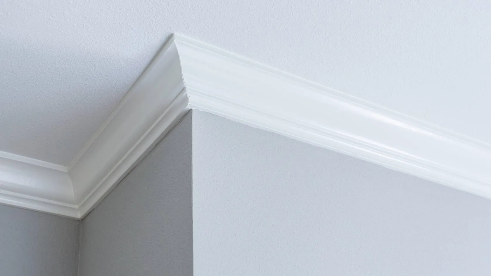 Trust Our Crown Molding Installers in Tempe, AZ, for Timeless Elegance, Guaranteed Precision