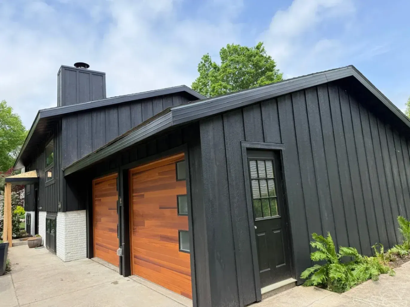 Maximum Curb Appeal, Zero Weakness: Premium LP SmartSide Siding Installation!