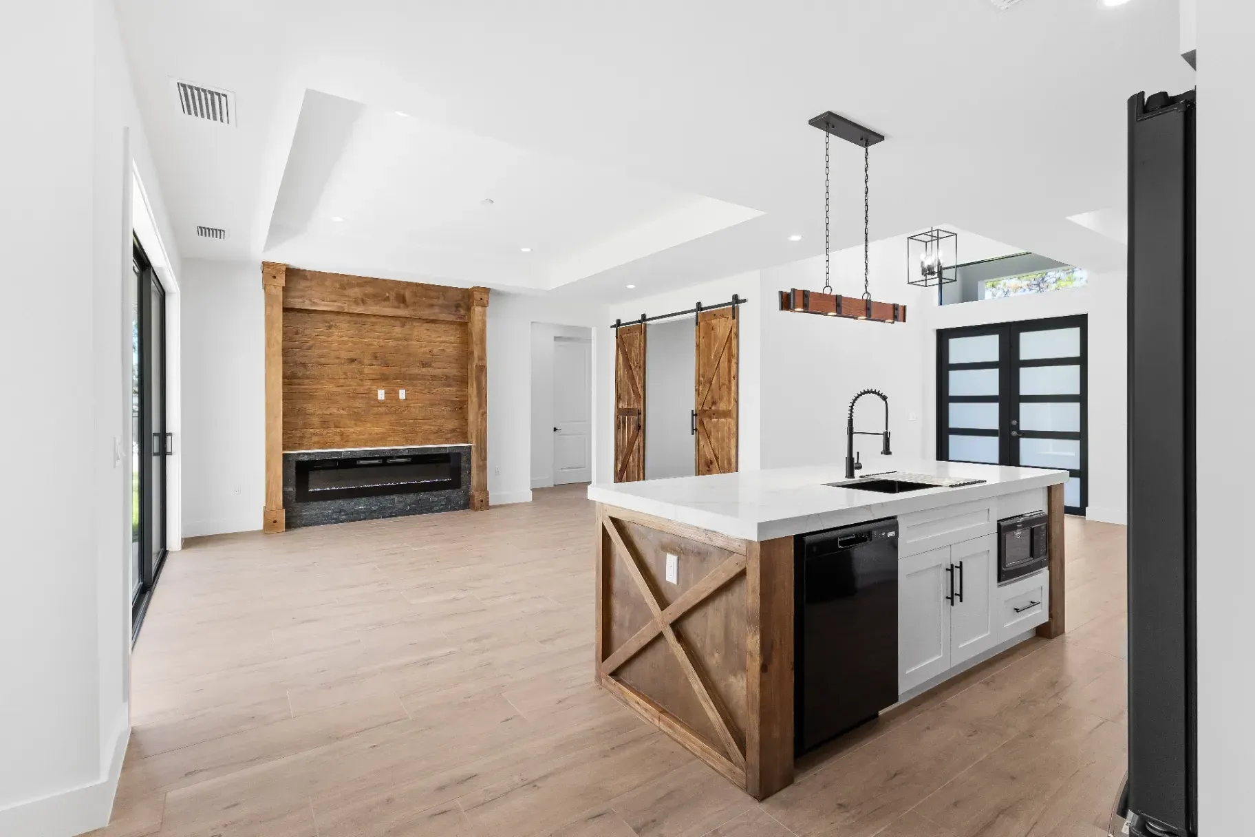 Reimagine Your Place with Our Home Remodeling in Fort Myers. Line Construction Inc. specializes in major makeovers—opening up cramped kitchens and living rooms into one seamless, modern layout.