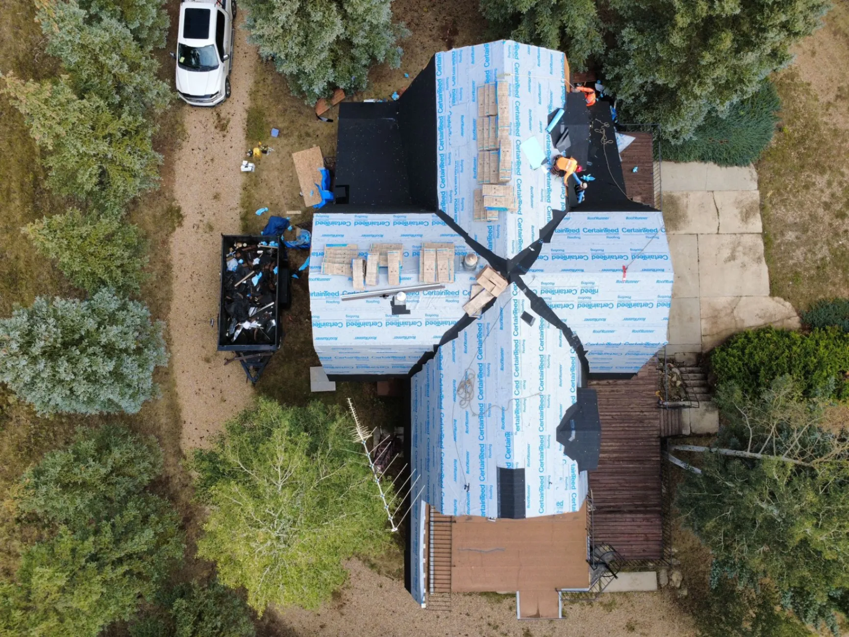 Comprehensive Roof Replacement: Local Experts Near You