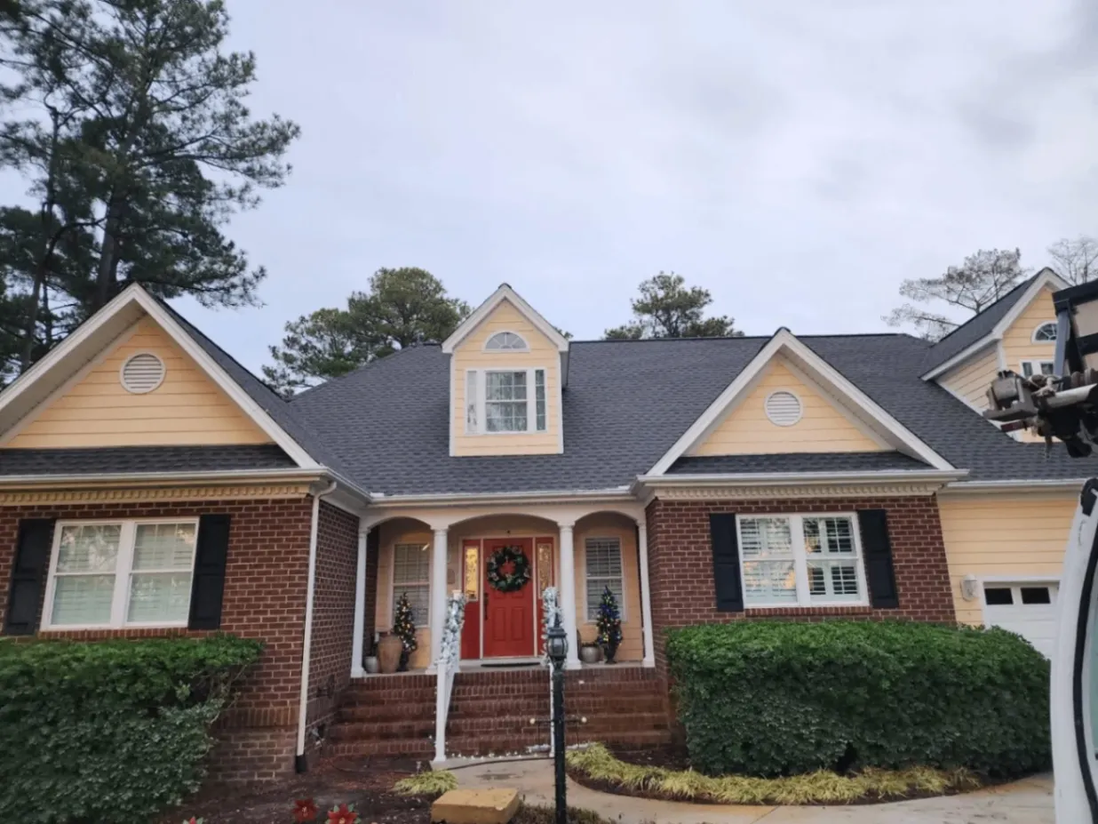 Bautiful house with asphalt shingles - Commercial Roofing in South Mills, NC