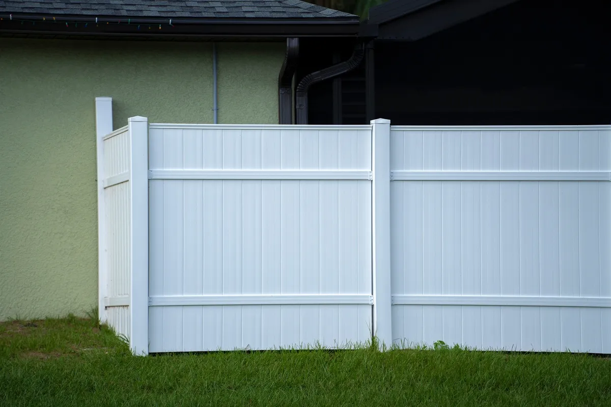 White Vinyl Picket Fence in Alpharetta, GA