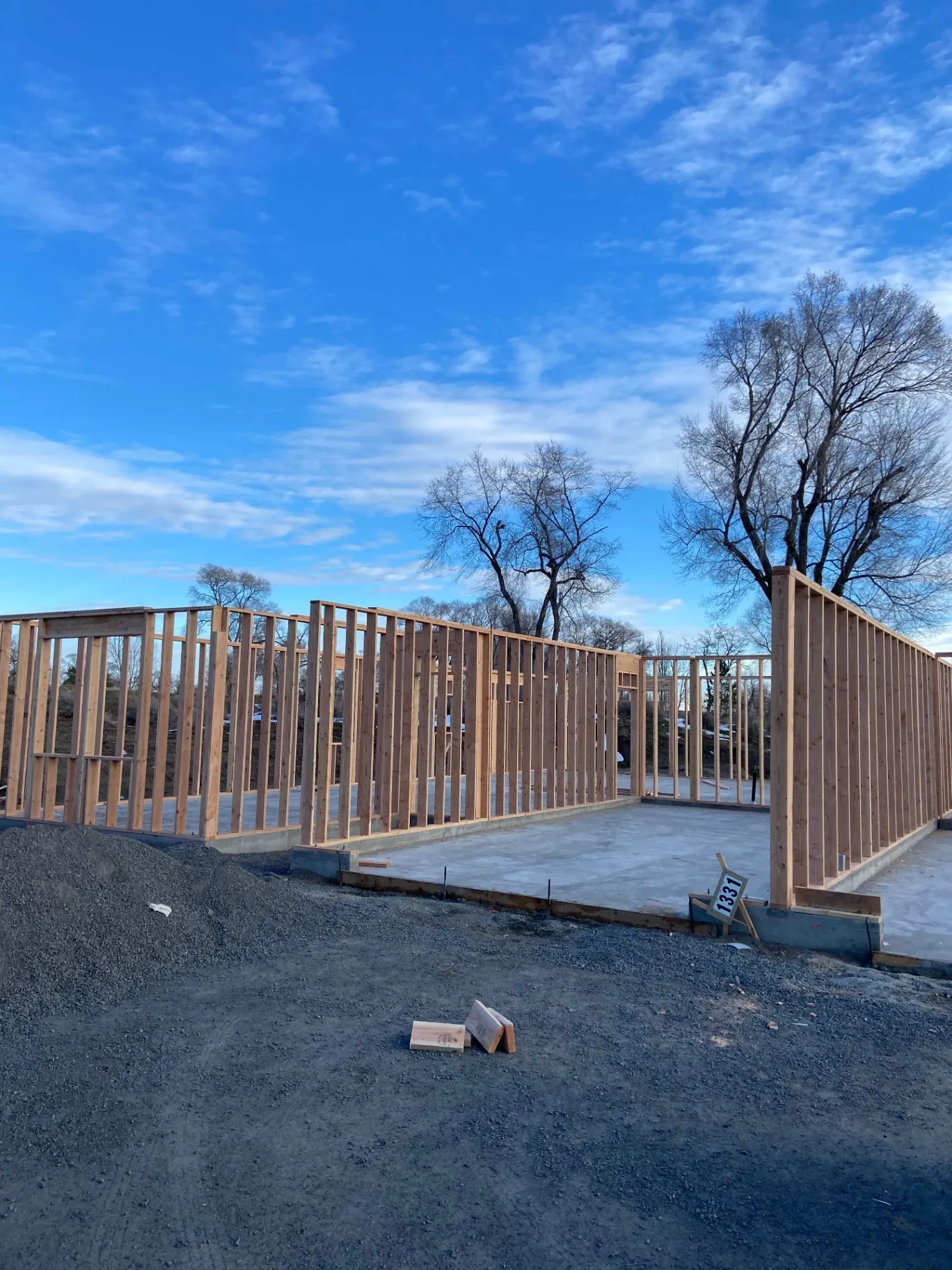 𝘭𝘦𝘢𝘥𝘪𝘯𝘨 𝘧𝘳𝘢𝘮𝘪𝘯𝘨 𝘤𝘰𝘯𝘵𝘳𝘢𝘤𝘵𝘰𝘳 𝘪𝘯 𝘖𝘵𝘩𝘦𝘭𝘭𝘰, 𝘞𝘈,