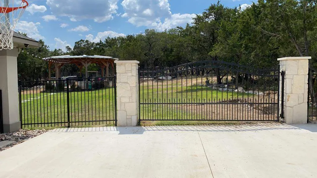 If you want a ranch style fence, we can also help you with: