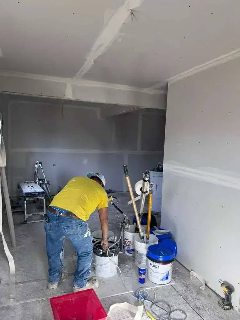 Mia's Painting Service LLC