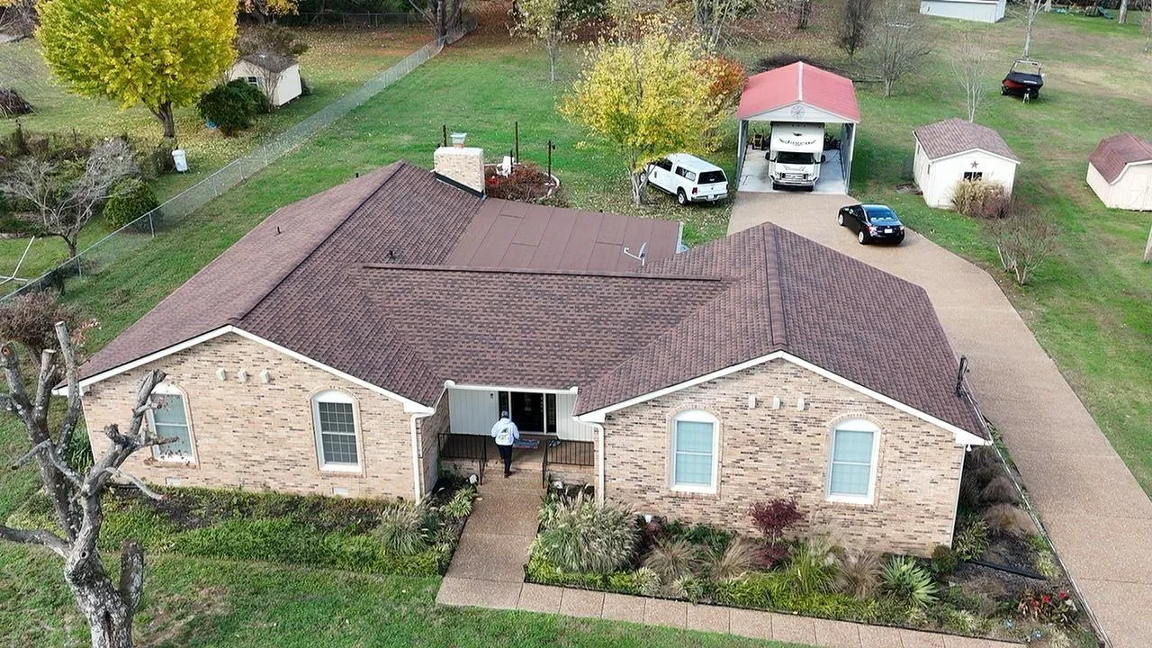 Jaguar Roofing LLC background