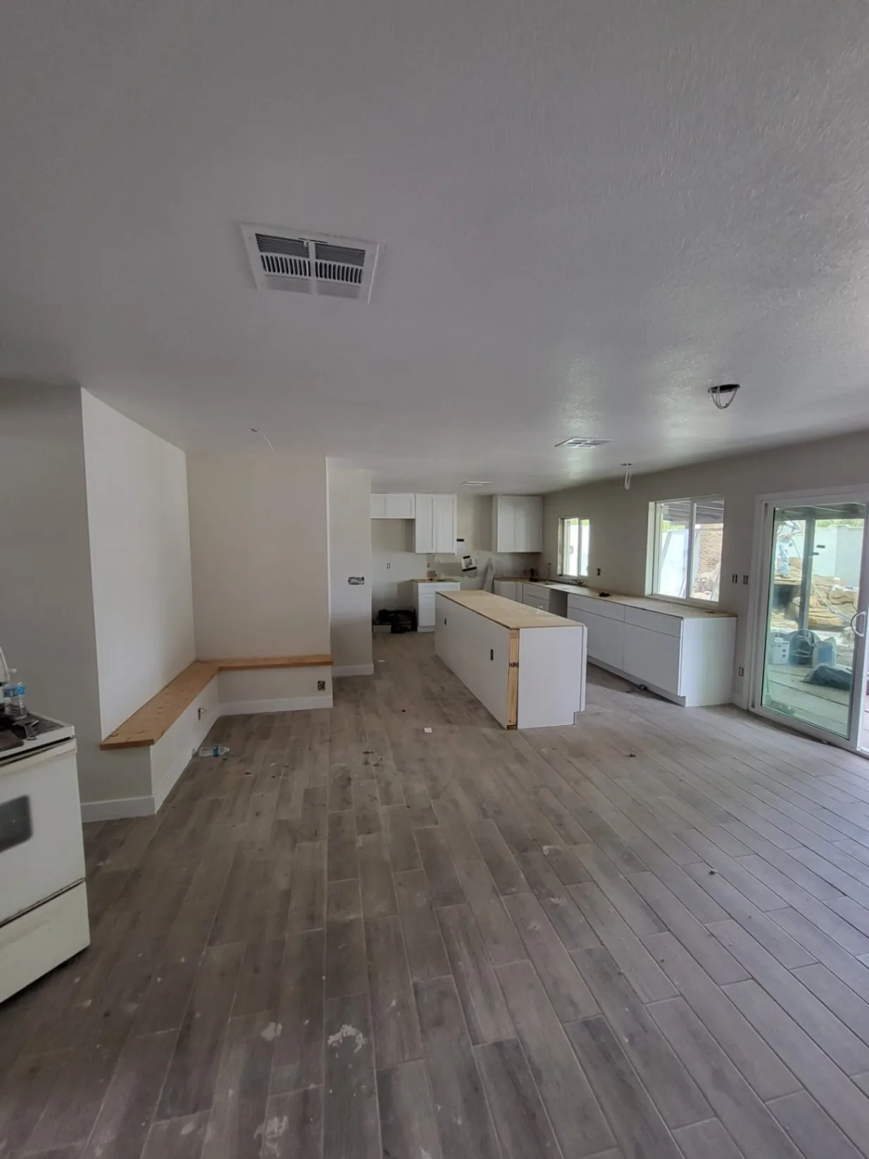 Building dreams, crafting homes - Arrieta's got you covered.