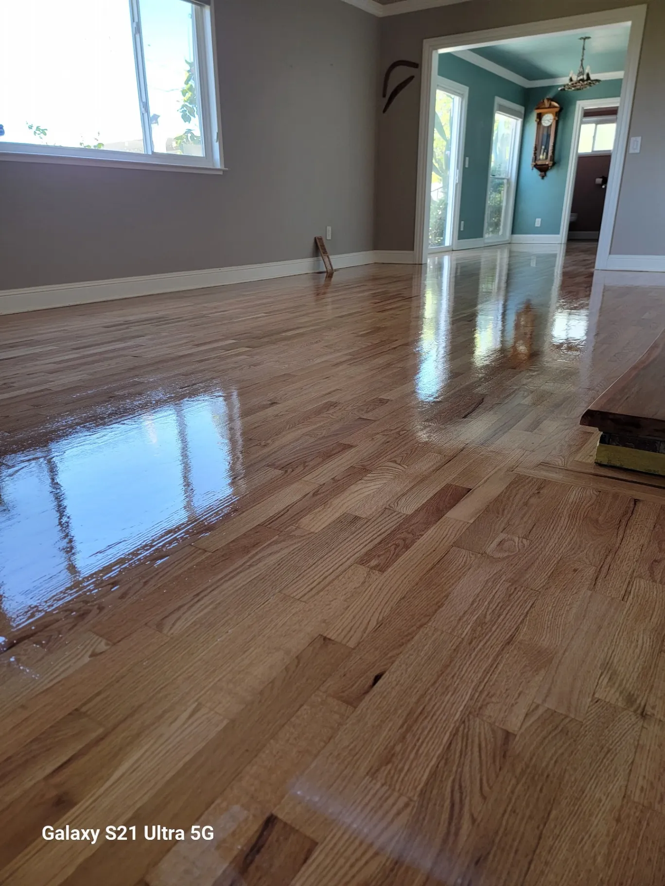 Where Elegance Meets Durability – Deluxe Hardwood Flooring