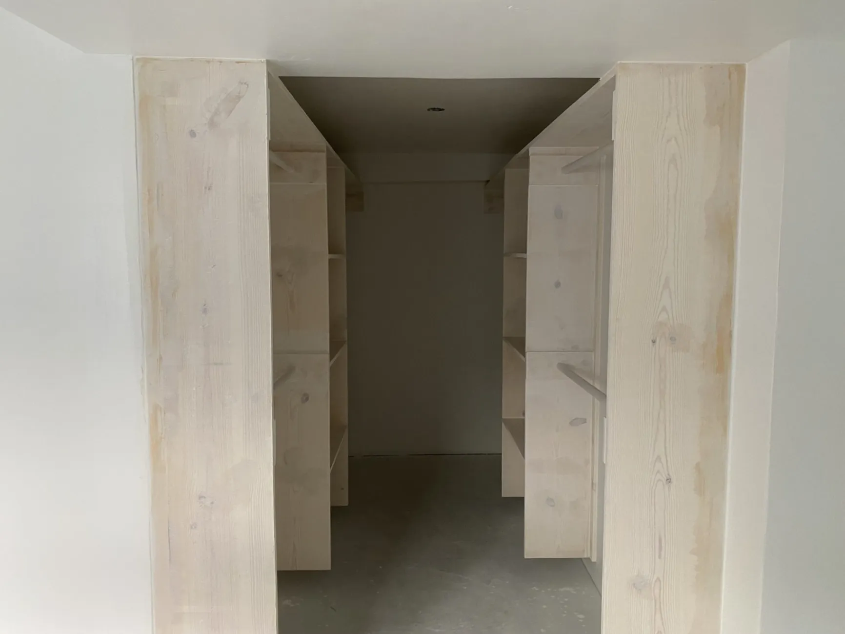 Skilled Mud and Texture Application