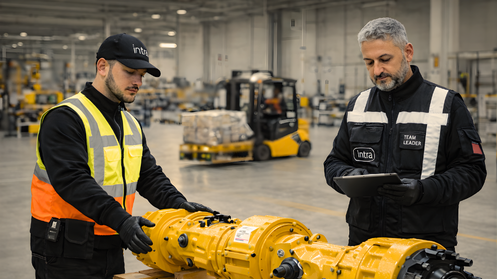 Supervisione tecnica e tracciabilità dei componenti in un magazzino manifatturiero