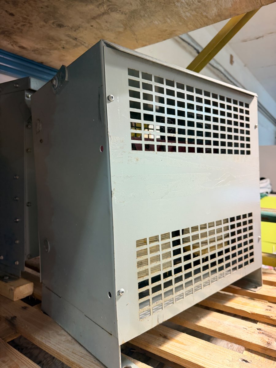 Transformateur sec Delta Commercial 15 kVA