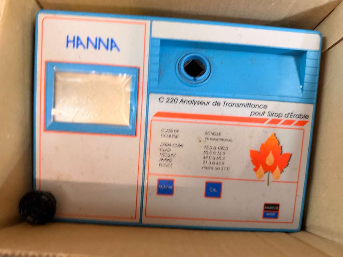 Hanna Instruments C 220