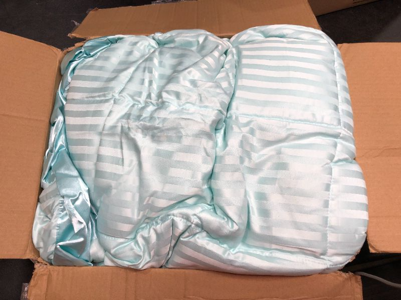 Photo 1 of Deluxe Lightweight Ling Down  Alternative blanket satin trim mint green 90x108 inch