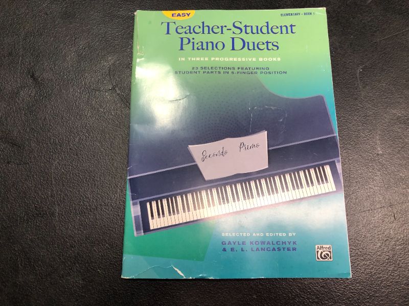 Photo 2 of Alfred Easy TeacherStudent Piano Duets in three Progressive Books  Book 1
