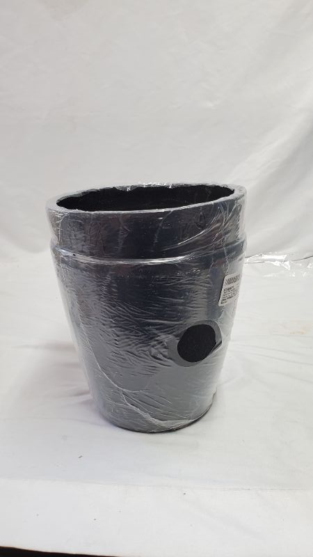 Photo 1 of 2PK MEDIUM PLANT POTS