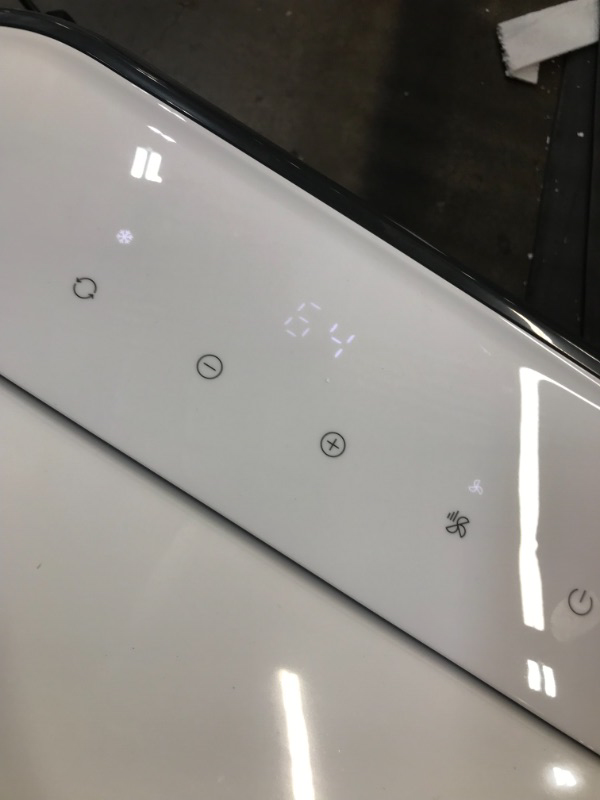 Photo 1 of BLACKDECKER BPP10WTB Portable Air Conditioner with Remote Control 10000 BTU SACCCEC 14000 BTU ASHRAE Cools Up to 450 Square Feet White

DOES NOT BLOW COLD AIR MISSING THE WINDOW KIT