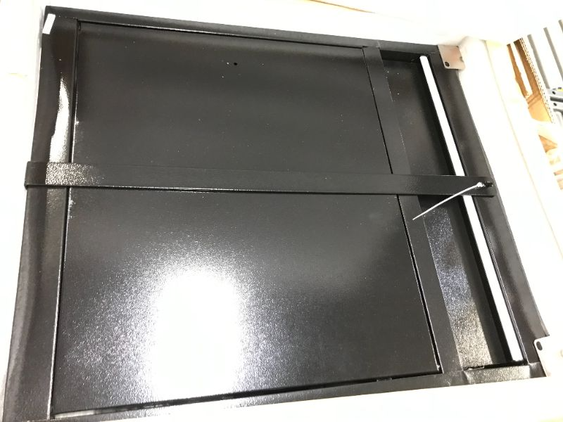 Photo 1 of 525 X 28 X 1045CM ROLLING TOOL BOX BLACK