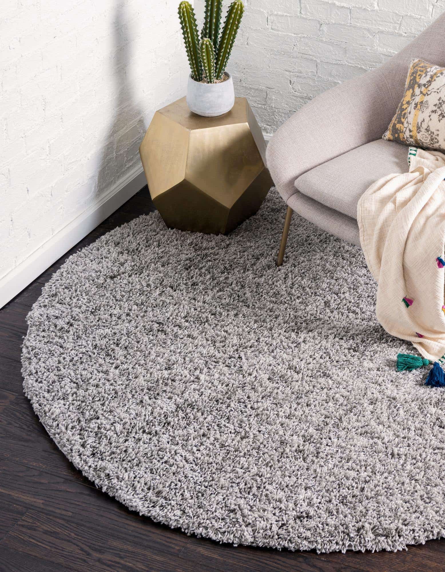Photo 1 of 4 x 4 Solid Shag Round Rug