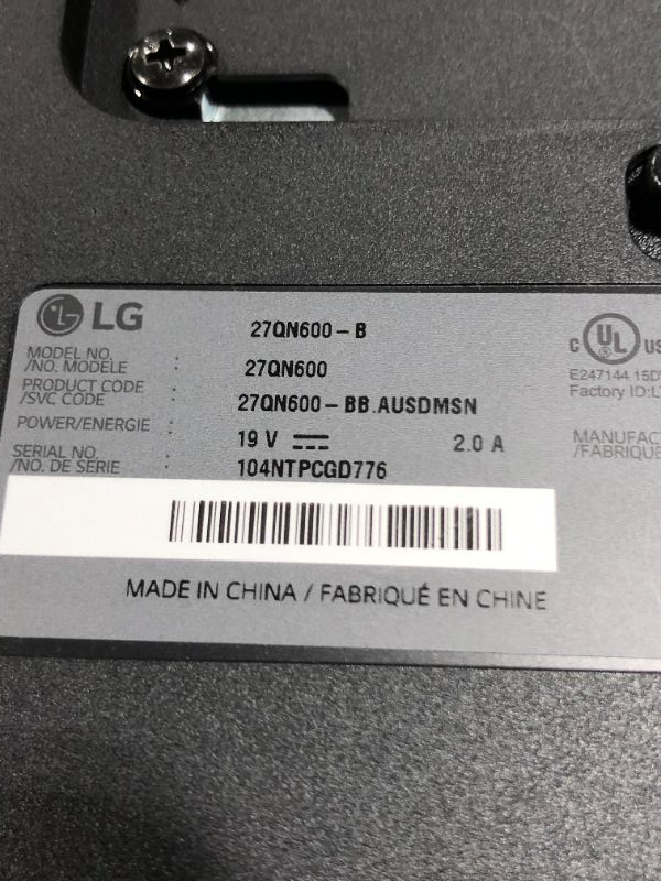 Photo 4 of LG 27 QHD 2560 x 1440 IPS Display with FreeSync sRGB 99 Color Gamut HDR10 with a 3Side Virtually Borderless Design Black