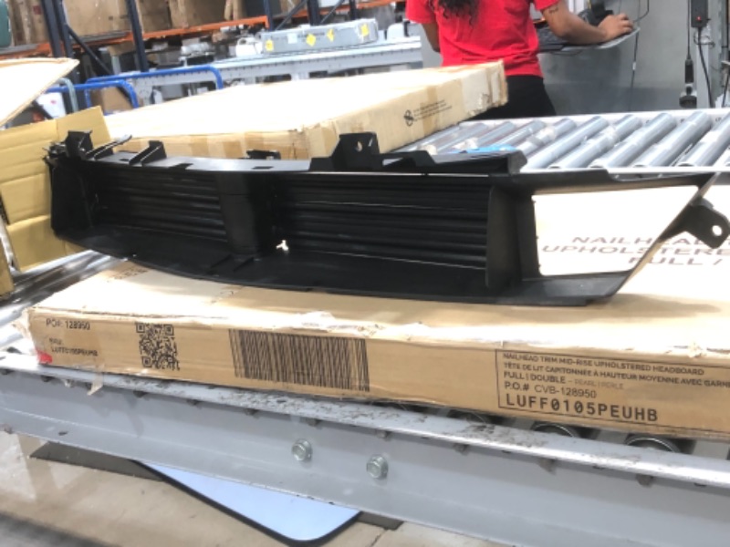 Photo 1 of 20152017 Chrysler 200 Radiator Shutter For LxLimited Models With Motor Without Fog Lamp With Active Shutter Made Of Pp Plastic And Glass Fiber Partslink CH1206102