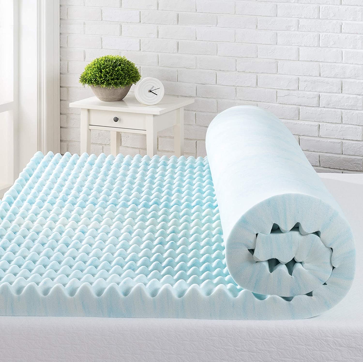 Photo 1 of ZINUS 3 Inch Swirl Gel Cooling Memory Foam Mattress Topper Cooling Airflow King 79 x 75 x 3 inches