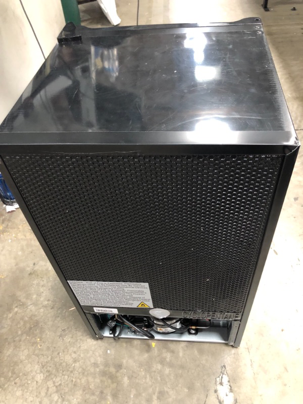 Photo 1 of Midea MRM31A4ABB Compact All Refrigerator Thermoelectric Mini 31 Cubic Feetfor Home Office Dorm Fridge Black