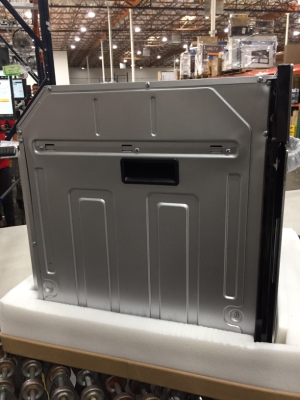 Photo 1 of 24 in single wall oven (CREAMIC COATING IS CRACK)
