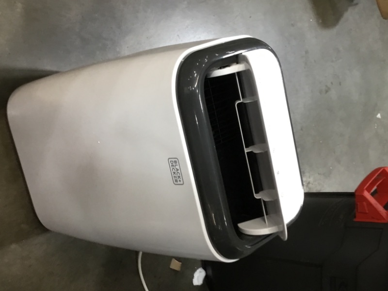 Photo 6 of BLACKDECKER BPP05WTB Portable Air Conditioner with Remote Control 5000 BTU SACCCEC 8000 BTU ASHRAE White TESTED AND FUNCTIONS