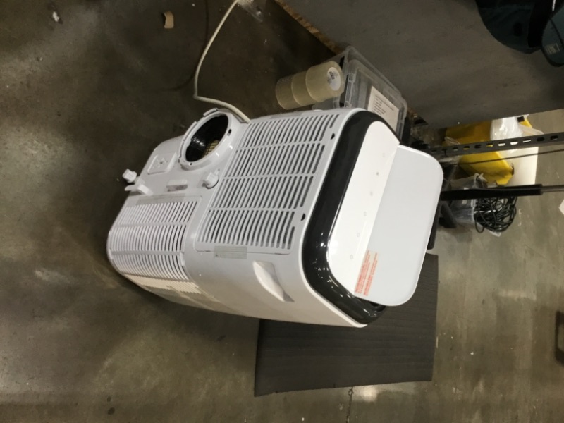 Photo 4 of BLACKDECKER BPP05WTB Portable Air Conditioner with Remote Control 5000 BTU SACCCEC 8000 BTU ASHRAE White TESTED AND FUNCTIONS