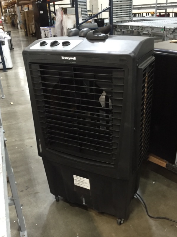 Photo 3 of 2800 CFM 3Speed Portable Evaporative Cooler for 850 sq ft TESTED AND FUNCTIONS