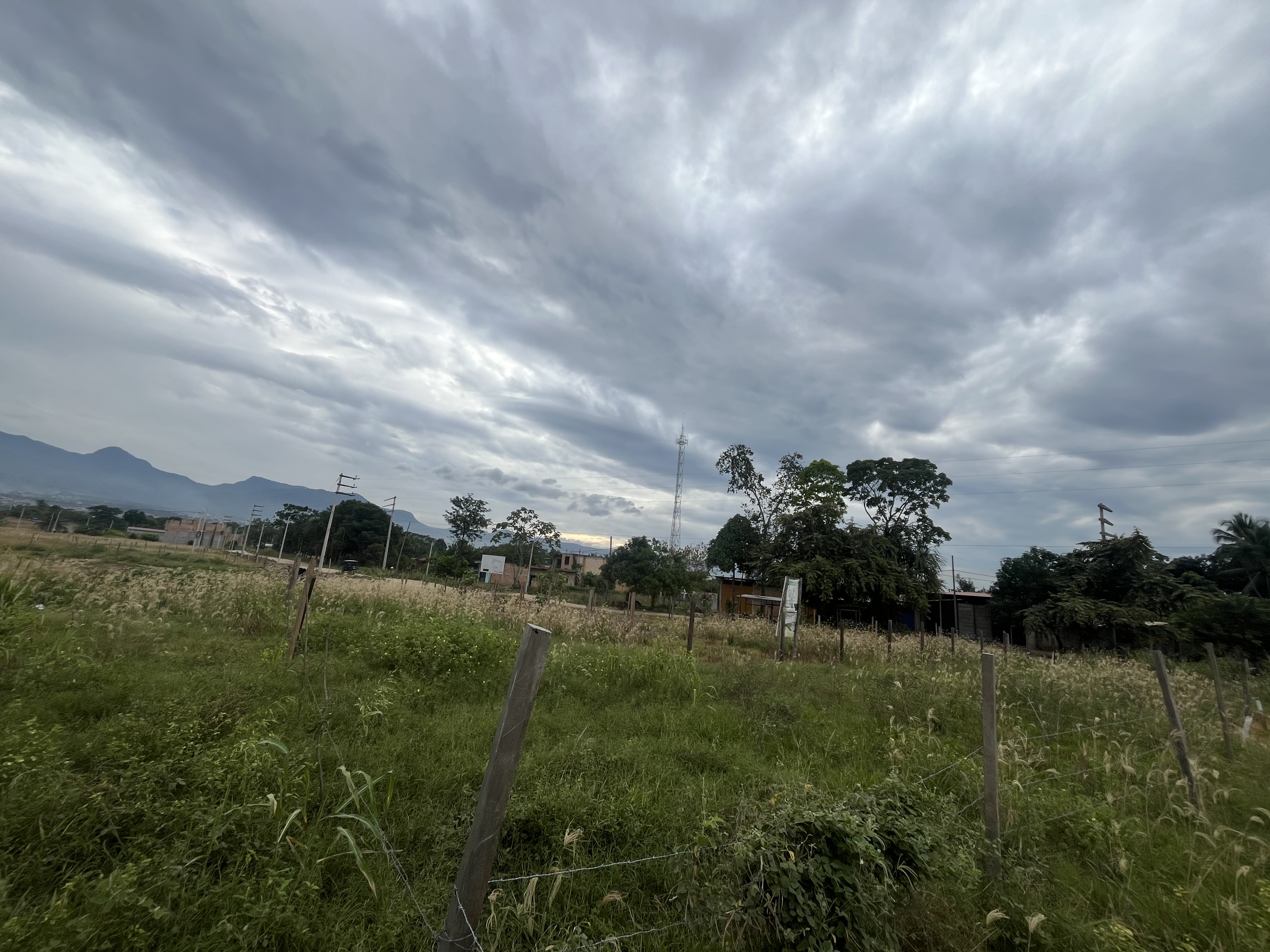 Terreno en venta: Terreno perfecto para negocio, zona en crecimiento. - Morales