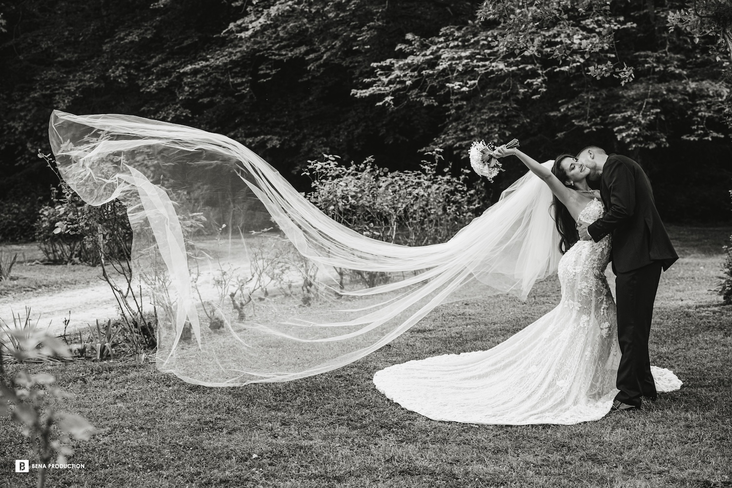 photographie-mariage-couple-noir-et-blanc