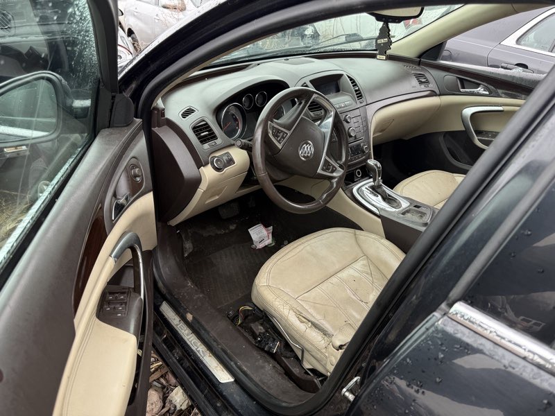 2011 Buick Regal — photo 3
