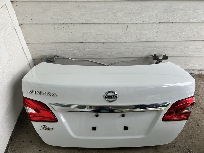 2019 Nissan Sentra — photo 1