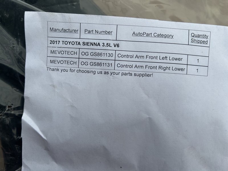 2017 Toyota Sienna — photo 1