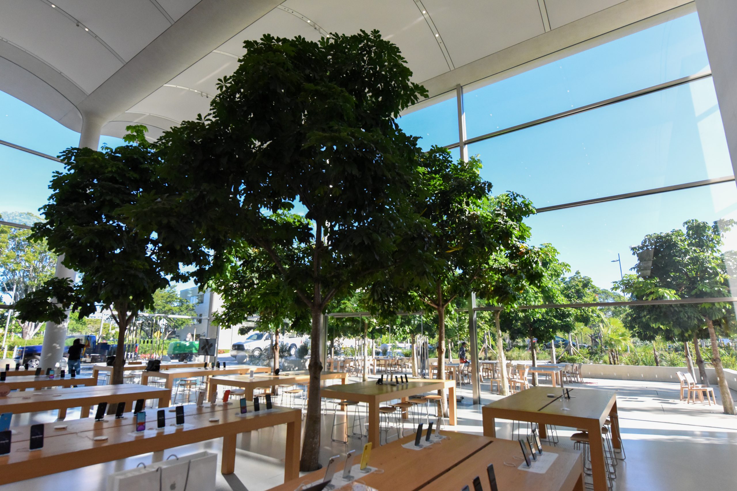 Apple Aventura Flagship Store