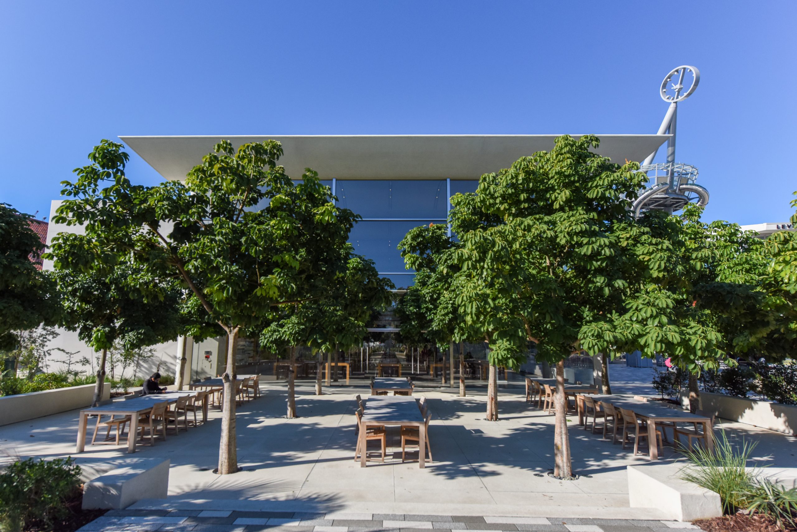 Apple Aventura Flagship Store