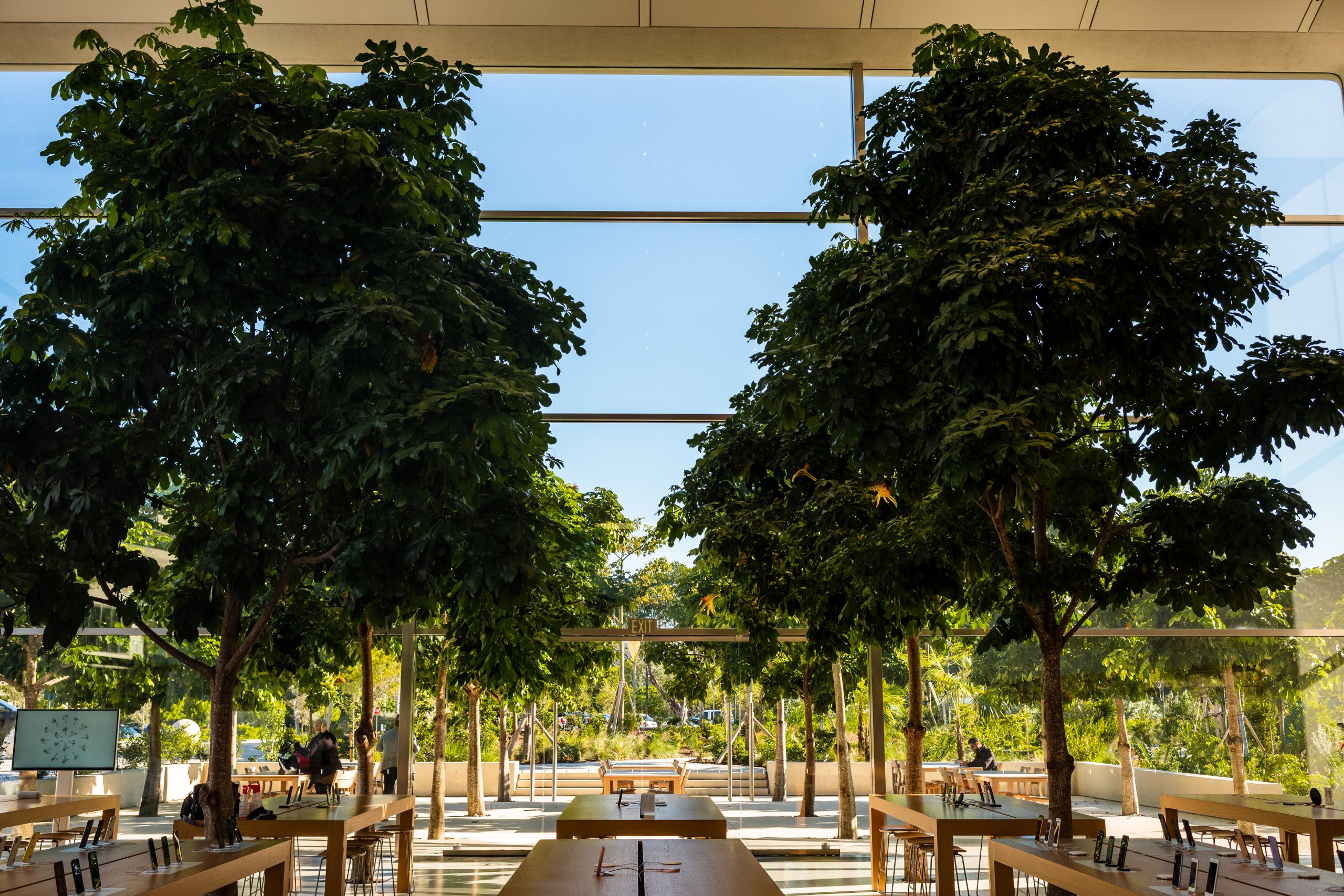 Apple Aventura Flagship Store